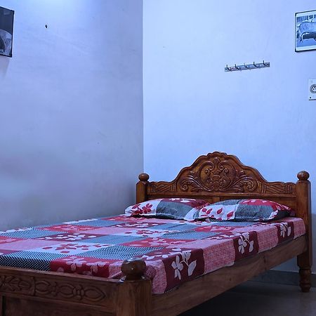 Guru Krupa Home Stay Tiruvannāmalai Eksteriør bilde