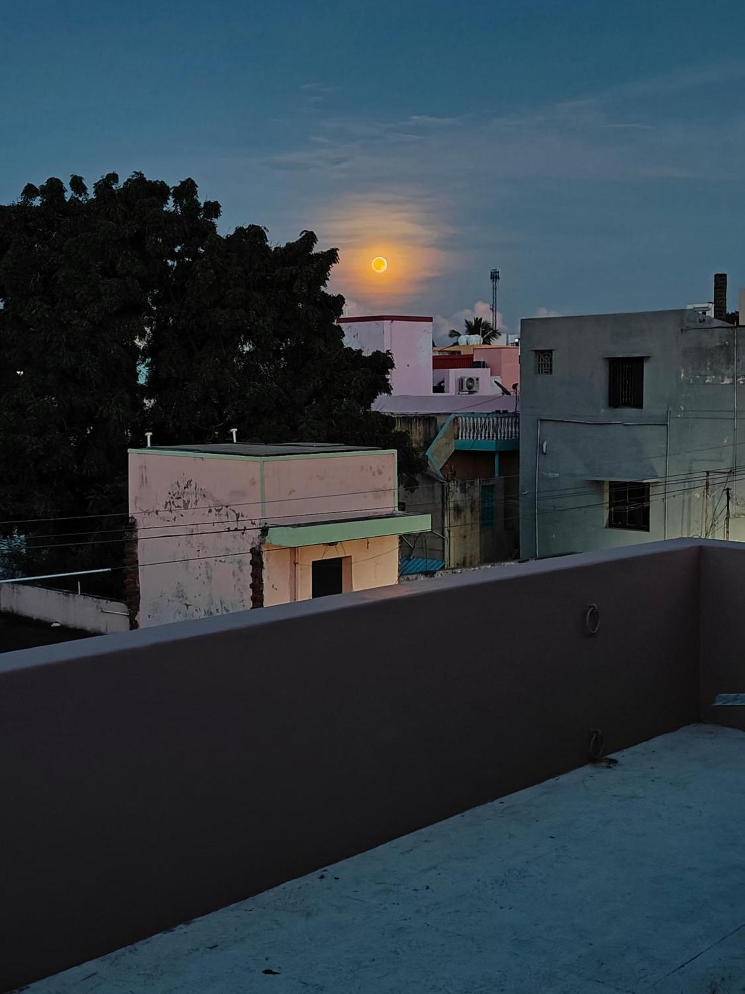 Guru Krupa Home Stay Tiruvannāmalai Eksteriør bilde