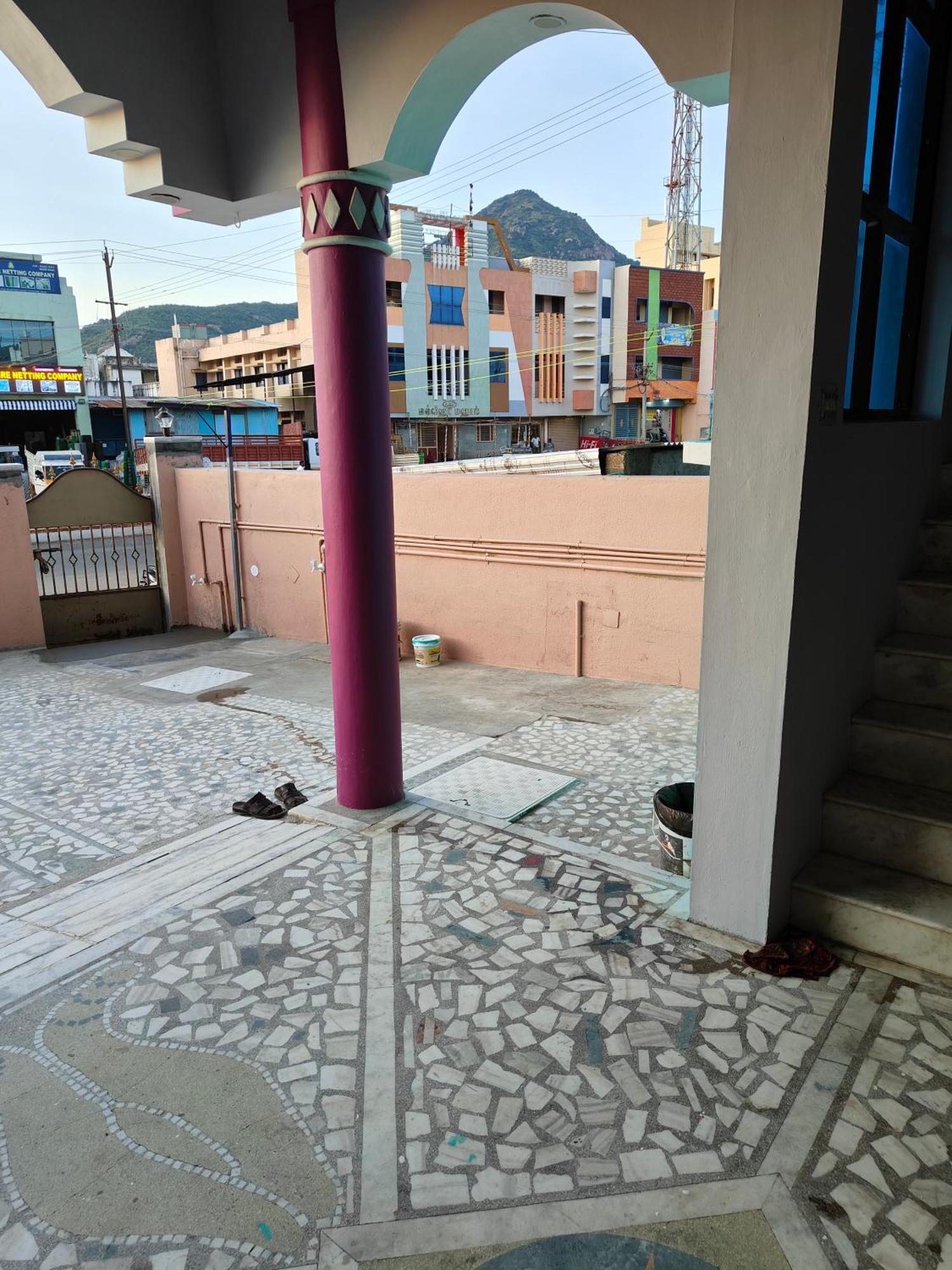 Guru Krupa Home Stay Tiruvannāmalai Eksteriør bilde