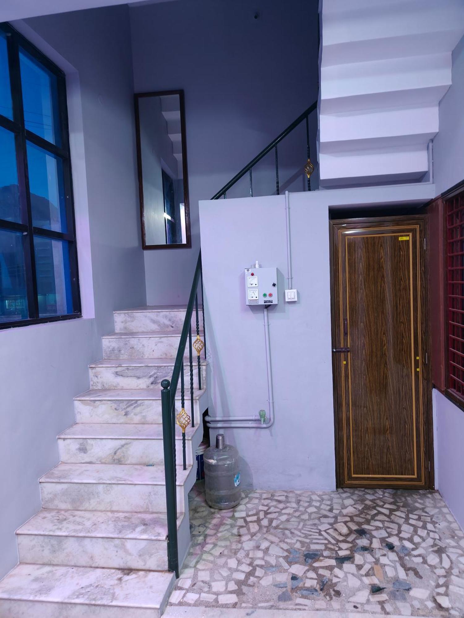 Guru Krupa Home Stay Tiruvannāmalai Eksteriør bilde