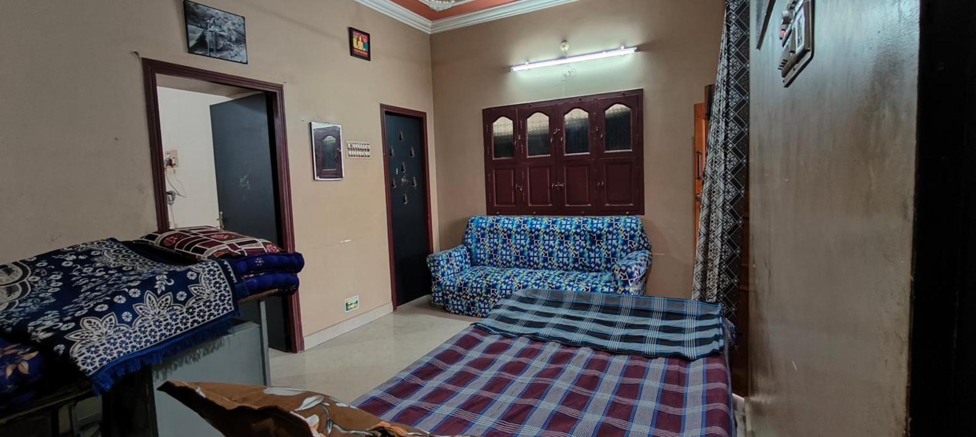 Guru Krupa Home Stay Tiruvannāmalai Eksteriør bilde
